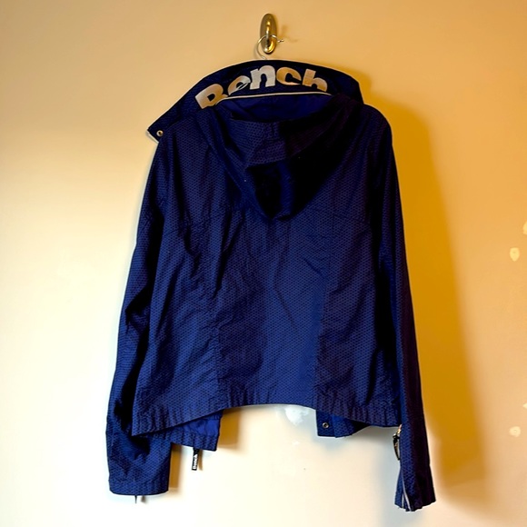 Vintage Bench lightweight jacket in a striking cobalt blue/purple - Picture 8 of 8